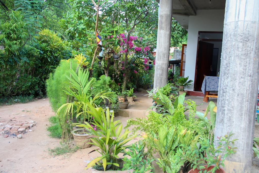 Hotel Nethum Rest Mirissa Exterior foto